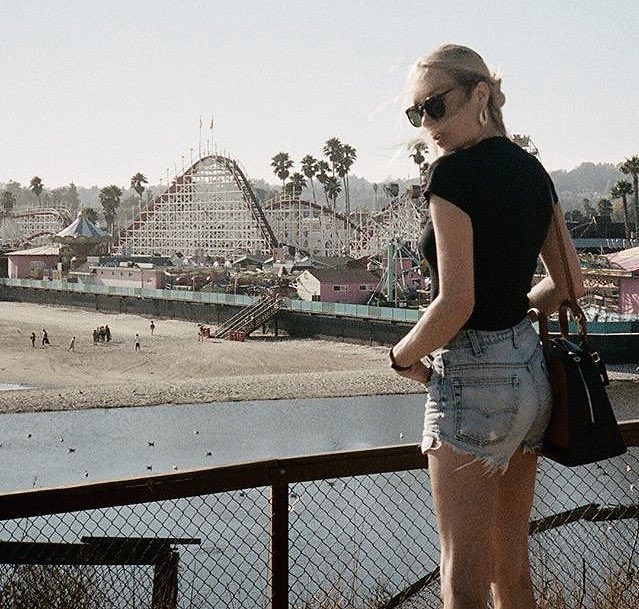 goooooooood morning. check out this way cool view I have right now.