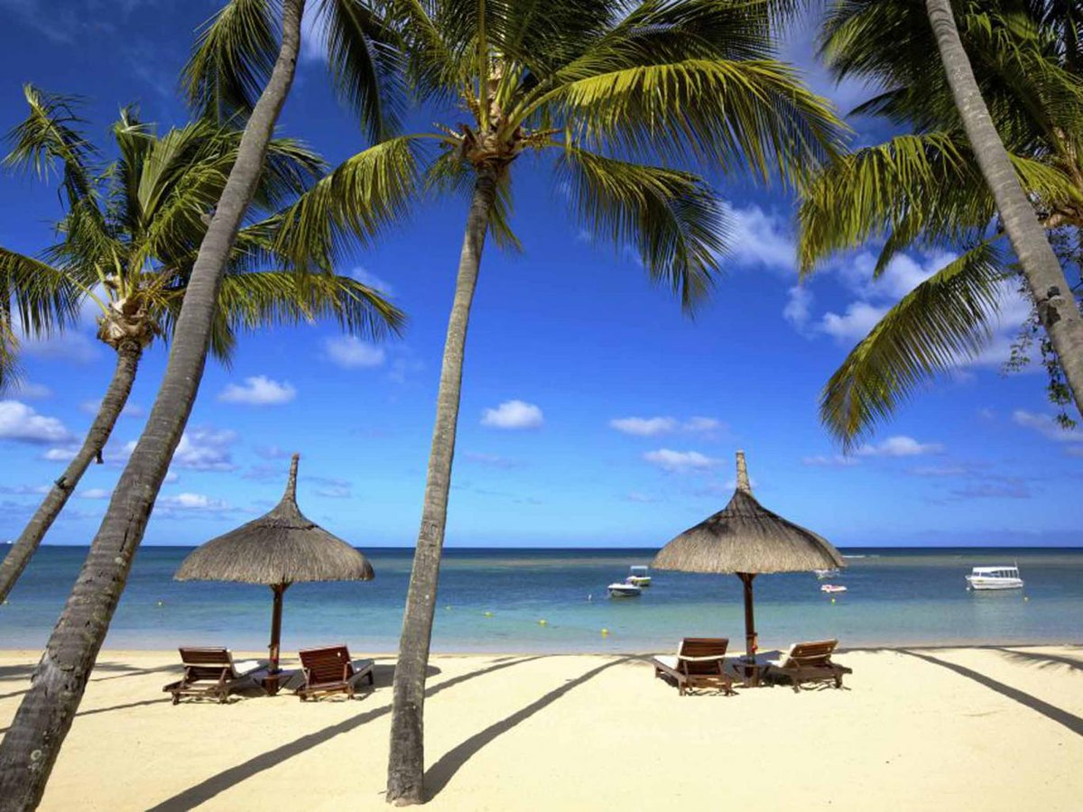 Forget snow, winter breaks should be tropical, says our Travel Editor <a href="/SophieLamTravel/">Sophie Lam</a>
ind.pn/1RJiaz0