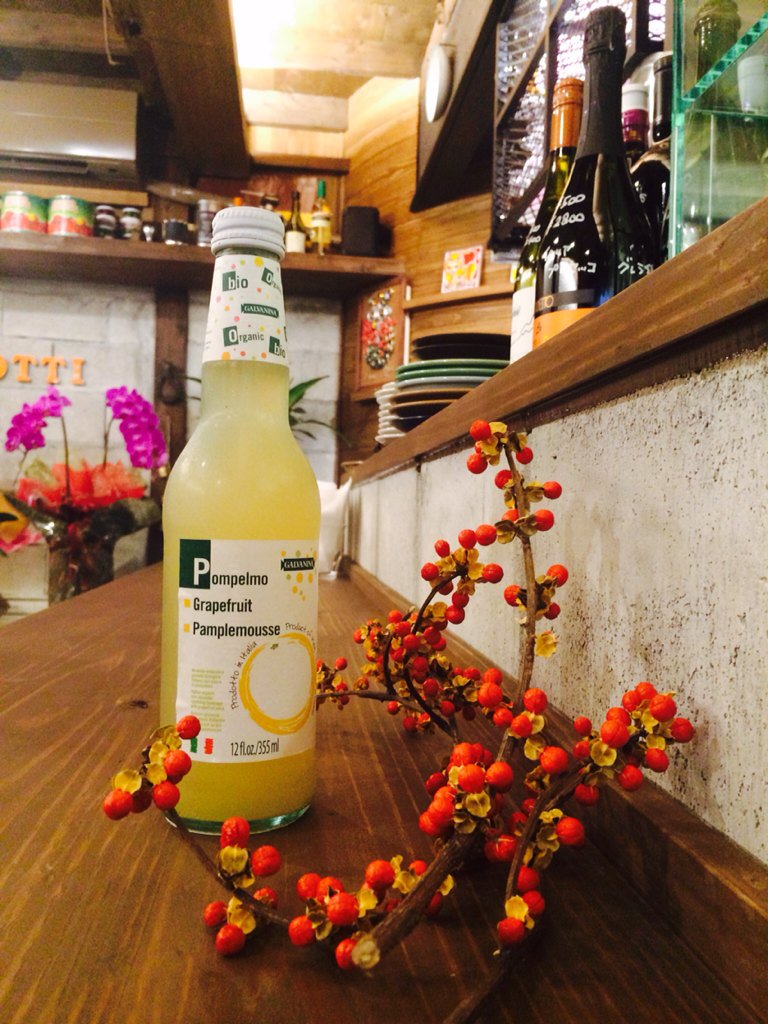 iikoeeee's tweet photo. 国際のドンキの裏通りに最近OPENしたお店✨揚げピザ専門店でボリュームもあり雰囲気も良��て店員さんも面白いので是非( ´Д`✨ #プロッシュットコット#オーガニックシチリアンレモンソーダ #カッサータ どれも絶品❗️✨♩ https://t.co/8IwTwHlWOj