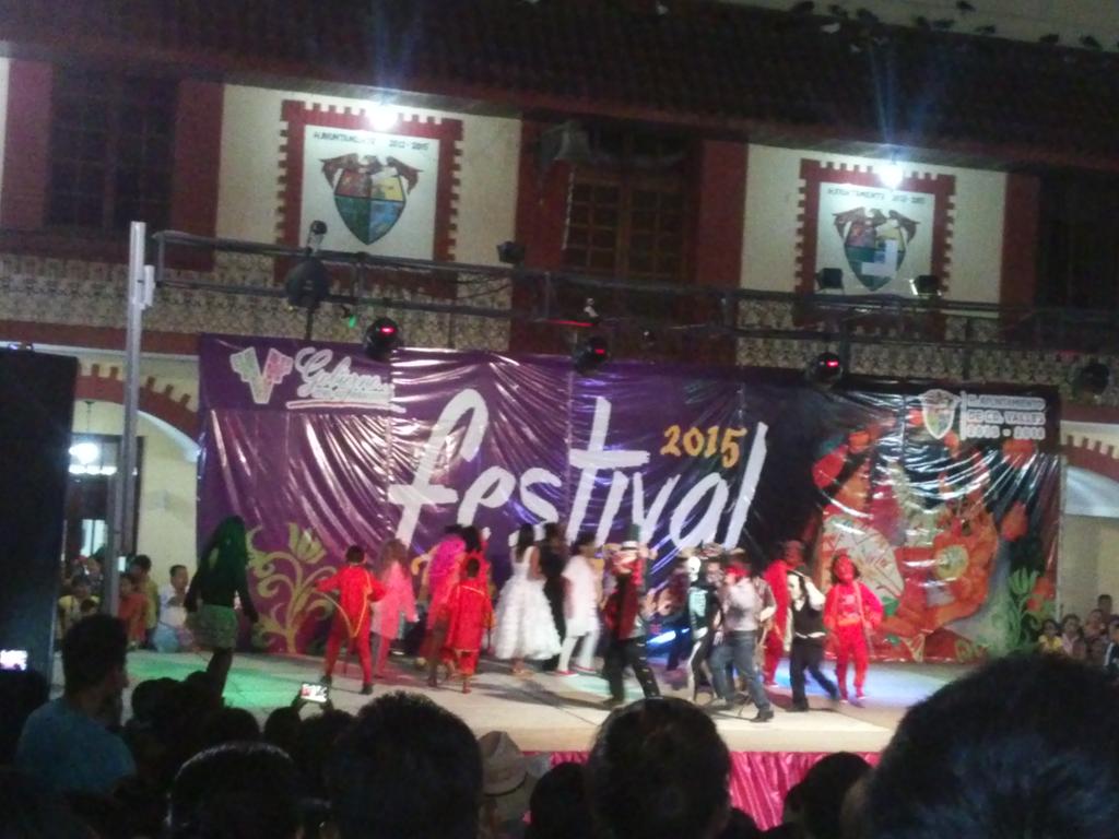 iYazTQ1's tweet photo. #Xantolo2015 #DiaDeMuertos tradicion en Mexico SLP https://t.co/OJ5TfMIqAQ