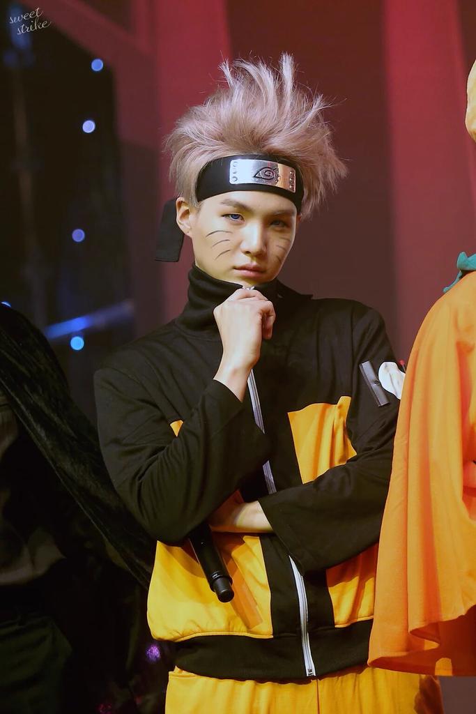 Naruto sama abis kesetrum beda2 tipis lah ya~