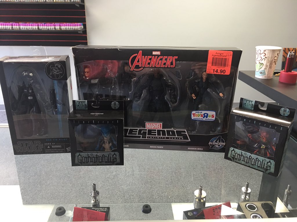 WifeIsKillingMe's tweet photo. Picked up my first @4HorsemenDesign figures and a Coulsonless Legends pack because someone in is a thief! #Clearance https://t.co/LV00Y8TWz1
