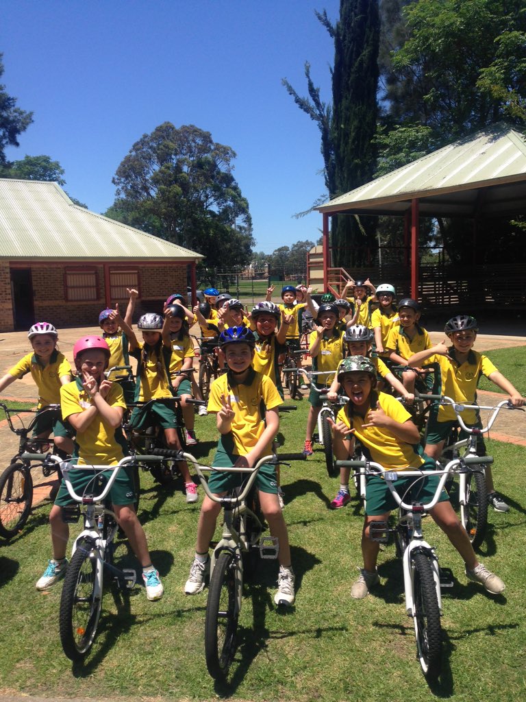 CCCYear4's tweet photo. A fun day had by all of 4E at CARES https://t.co/yYmou4dwHj