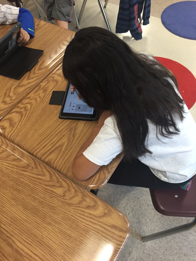 kestanfield's tweet photo. #EdTechTakeover Monday @MaryLinRockets #3rdGrd #MsWilliams #MultiplicationRace @APSInstructTech #CoTeach first block https://t.co/Y105vhm9Kl