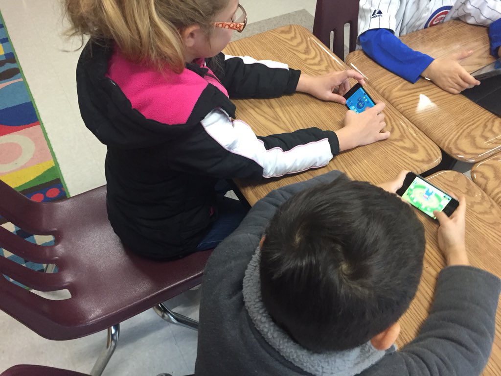 kestanfield's tweet photo. #EdTechTakeover Monday @MaryLinRockets #3rdGrd #MsWilliams #MultiplicationRace @APSInstructTech #CoTeach first block https://t.co/Y105vhm9Kl
