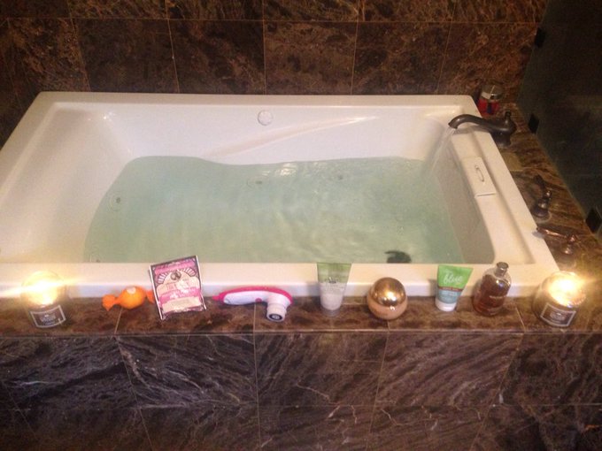 Spa day at my house! https://t.co/NaLdfceFbn<a href="/tag/no"class="tags"><span>#no</span></a>