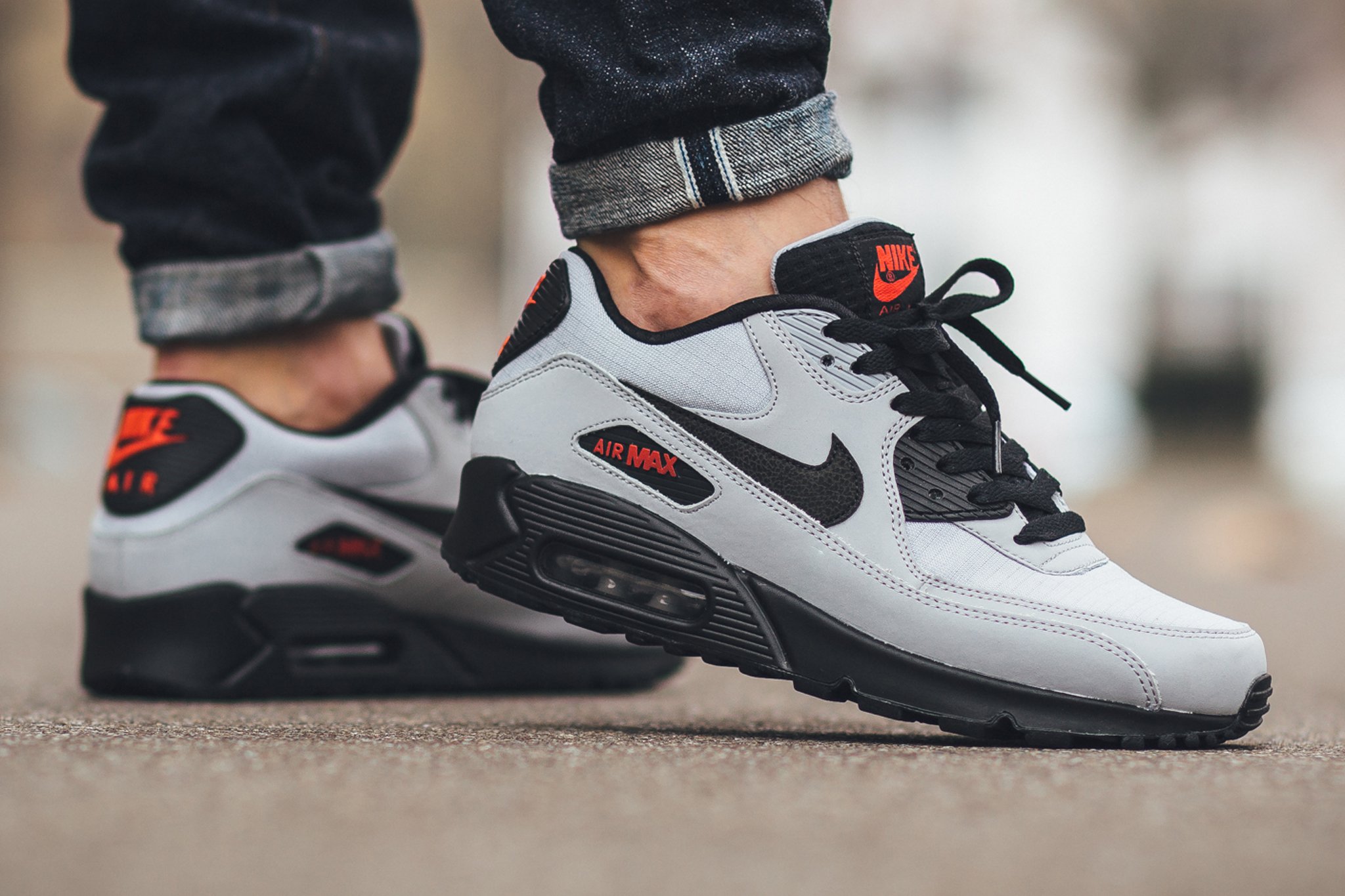 nike air max 90 essential grey black red