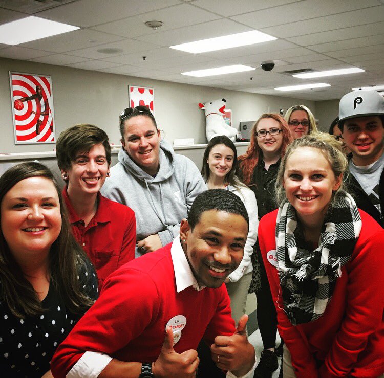 L_J_Martin's tweet photo. Just another #T2131 #TARGETWELCOME! ETL-HR and ETL-GE collabo! #SUPERIORTALENT yields #SUPERIORSERVICE!! 🎯👍 https://t.co/IrN5LZJhTt
