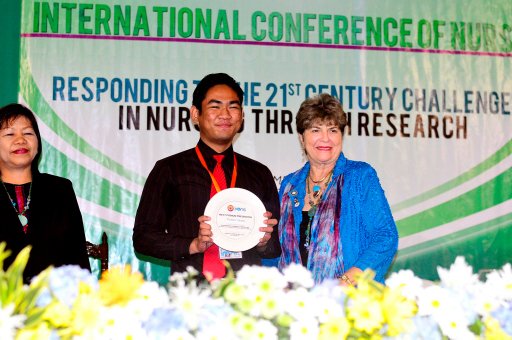 ICoNurses's tweet photo. Throwback during the awarding of winning researchers at the 3rd International Conference of Nurses. #icons2015 https://t.co/PzJ2hEKPEA