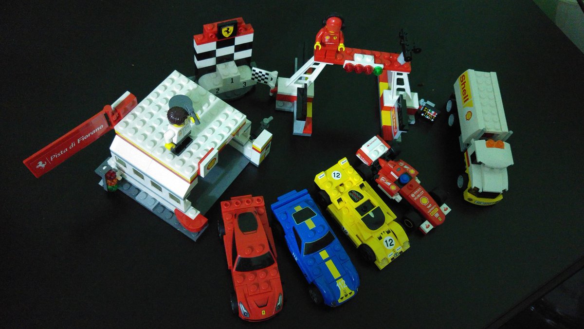TeVeoGeek's tweet photo. Por cierto les vengo a enseñar mi colección #ShellLego completita #321Armalos mis nenekes https://t.co/6PbptYaSPe