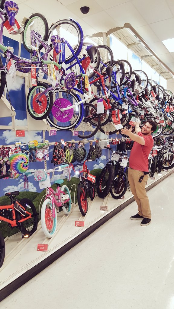 Thanks to Bike Builder Frank for all his hard work keeping the wall full and signed! #YOUmaketarget  <a href="/kharris_target/">Karen Harris</a>