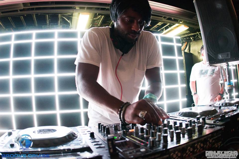 lavelledupree's tweet photo. #FeelinMuchBetter is finally OUT on #HouseFarm!! Been stoked for this release. BP > https://t.co/u737HtmDZV #techno https://t.co/pRY9PsBkNX