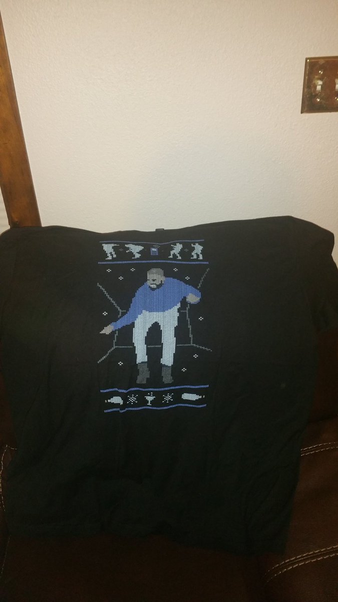 DaBlackman21's tweet photo. Just got my Drake shirt #HotlineBling lmfao https://t.co/sXE9d5Zi16