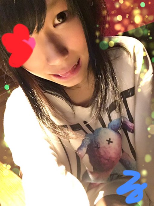 誕生日の日のるな(&acute;｡･Q･｡`)  KRYさんのパーカーで登場(&acute;｡･Q･｡`)可愛いし着やすい(&acute;｡･Q･｡`)パーカー女子萌え💖 https://t.co/DjnlH9fi7P