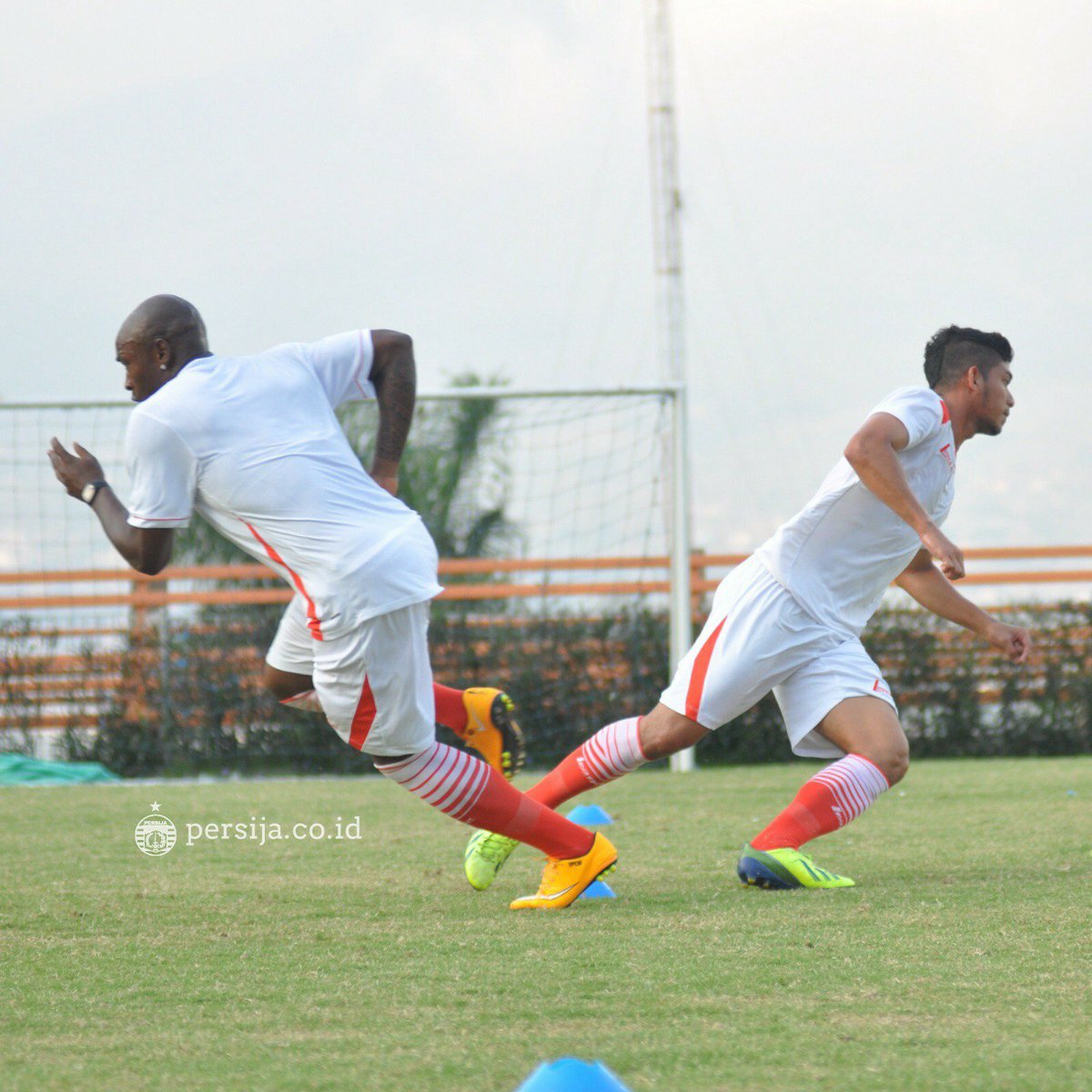 Persija_Jkt's tweet photo. 2 hari lagi!
Laga perdana Persija Jakarta di Piala Jenderal Sudirman.
Ayo Orenkan Kanjuruhan!
#GuePersija https://t.co/qfbOBMHcRE