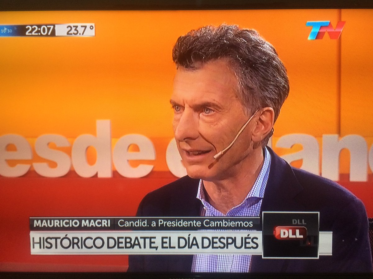 mauriciomacri's tweet photo. Scioli fue avalando todo lo que hizo este gobierno. Ahora no puede decir que es distinto. https://t.co/Q44lCYAUm2