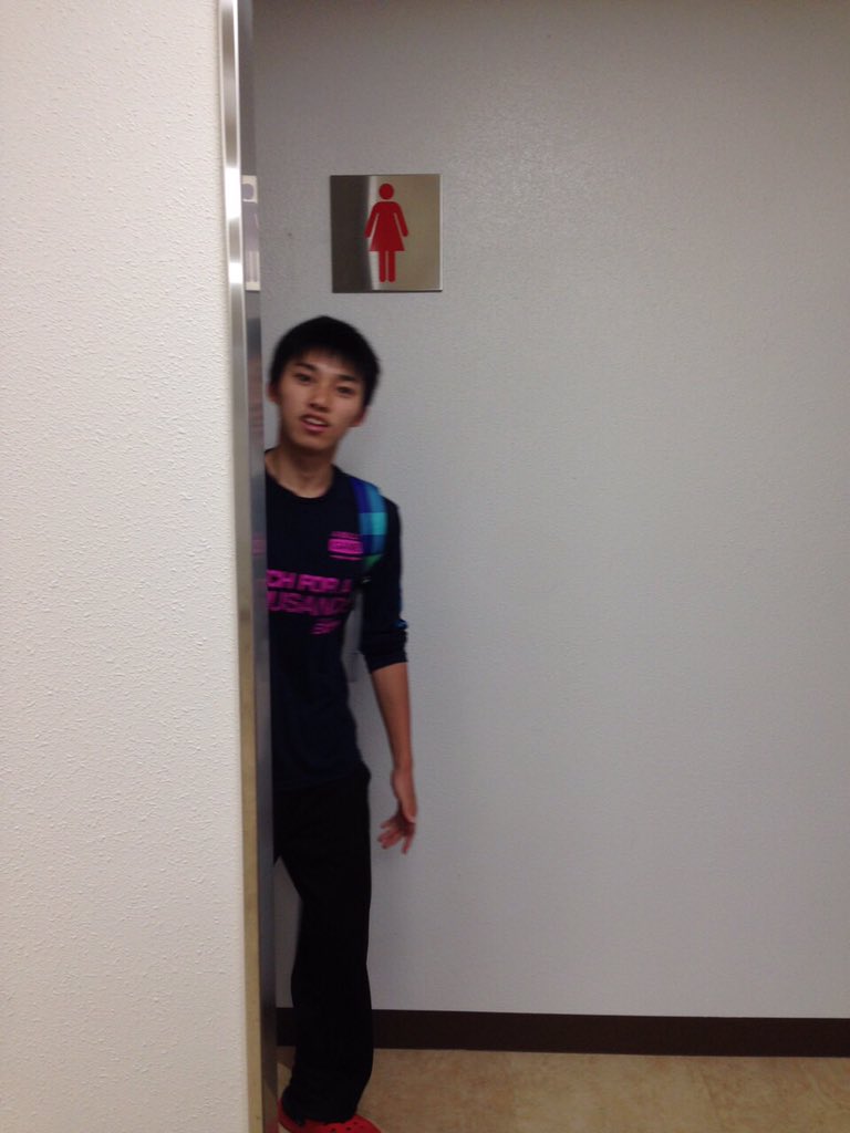 13人目ですっ！！
1Eの林後期（昂樹）くんです🙆🙆
工学部情報工学科です〜〜
トイレに入る時は性別を間違えないようにしようね◎