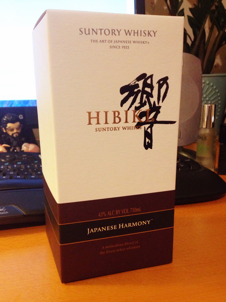 MarikoHosoi's tweet photo. 1 of 2 Christmas gifts bought. @SuntoryWhisky #Forrelaxingtime #MakeitSuntorytime https://t.co/FAd5kcpeDK