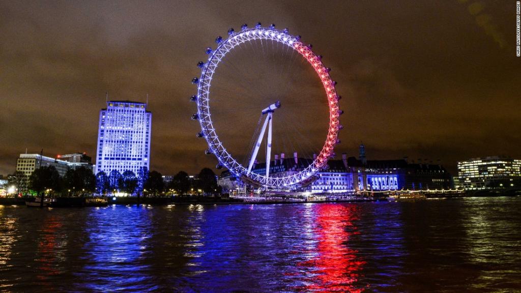 CNN's tweet photo. After #ParisAttacks, the world turns blue, white and red for France https://t.co/kS5n3FgePJ https://t.co/Wz7z3iAQMn