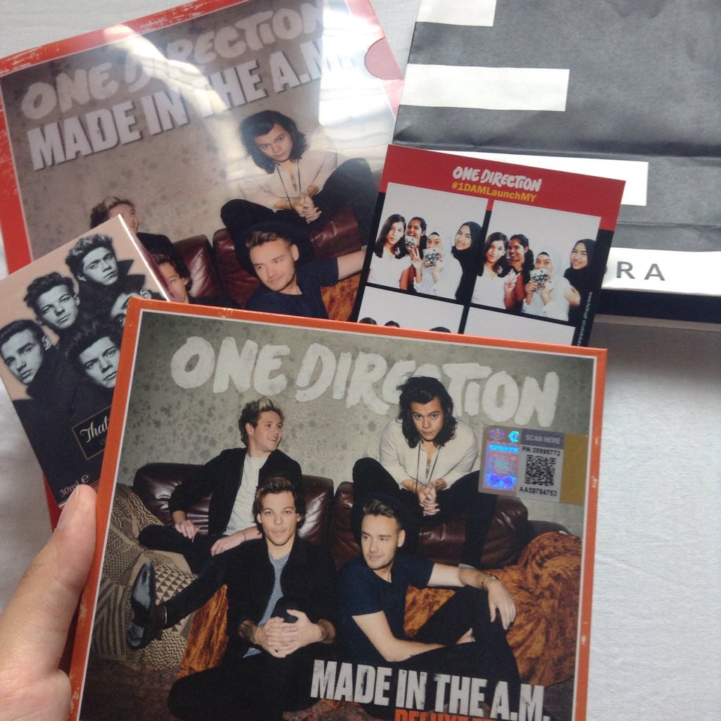 malaychonce's tweet photo. bought the album yesterday :D
#1DAMLaunchMY https://t.co/UhPUy0rPBw