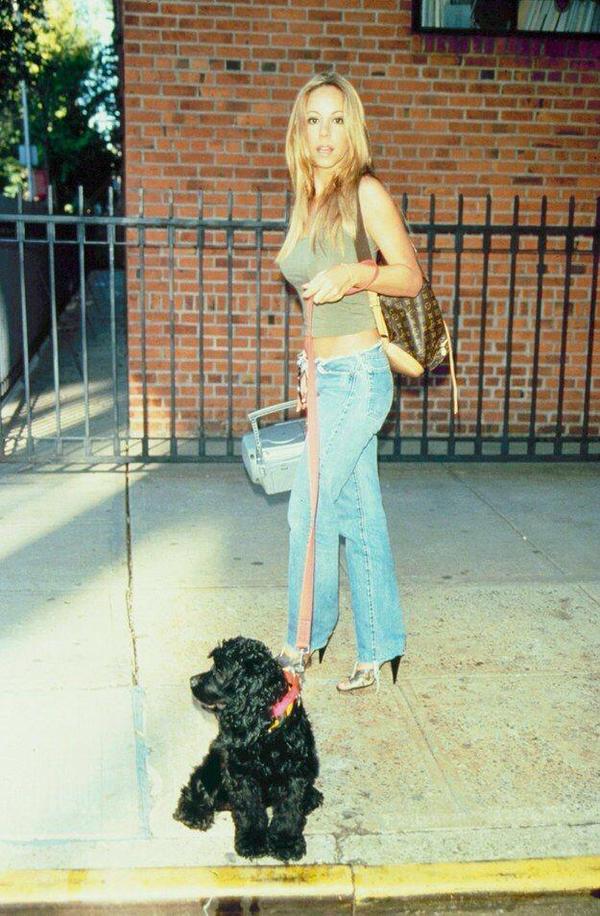 HistoryInPics's tweet photo. 90s Mariah Carey. https://t.co/N1Pf642q9f