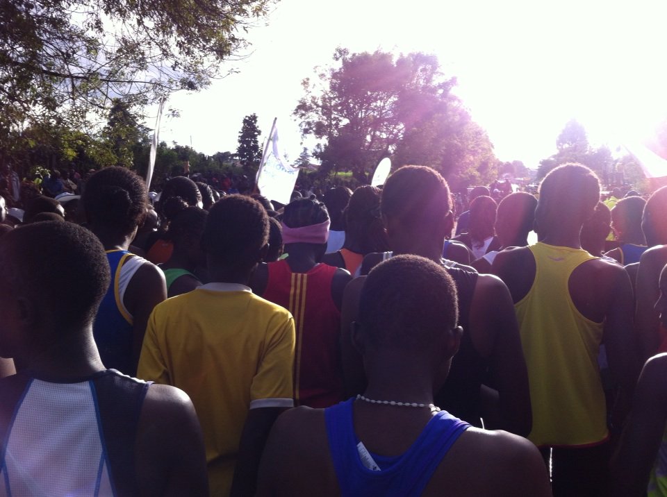 jayzungu's tweet photo. The women are off #kassmarathon. Pretty warm conditions https://t.co/P2TWbMB2th