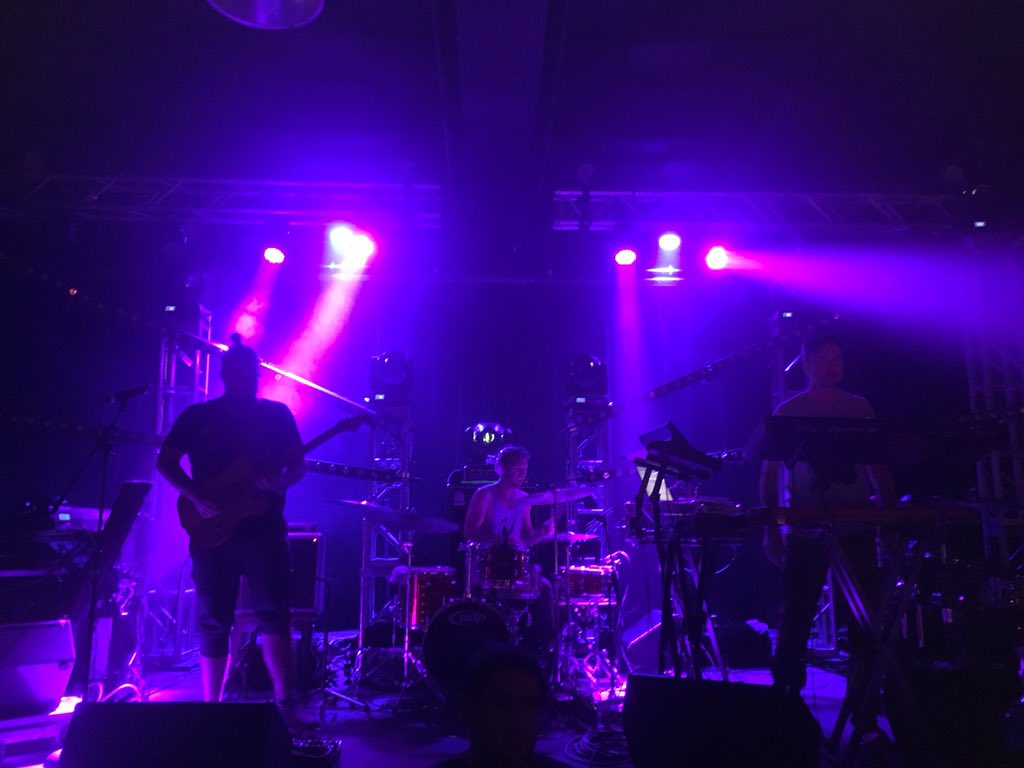 Silver_Wrapper's tweet photo. .@DTM_Official_ staring off the night w/ a dynamic set at @ConcordHall! #DigitalTapeMachine #ConcordMusicHall https://t.co/8xV56QkRXb