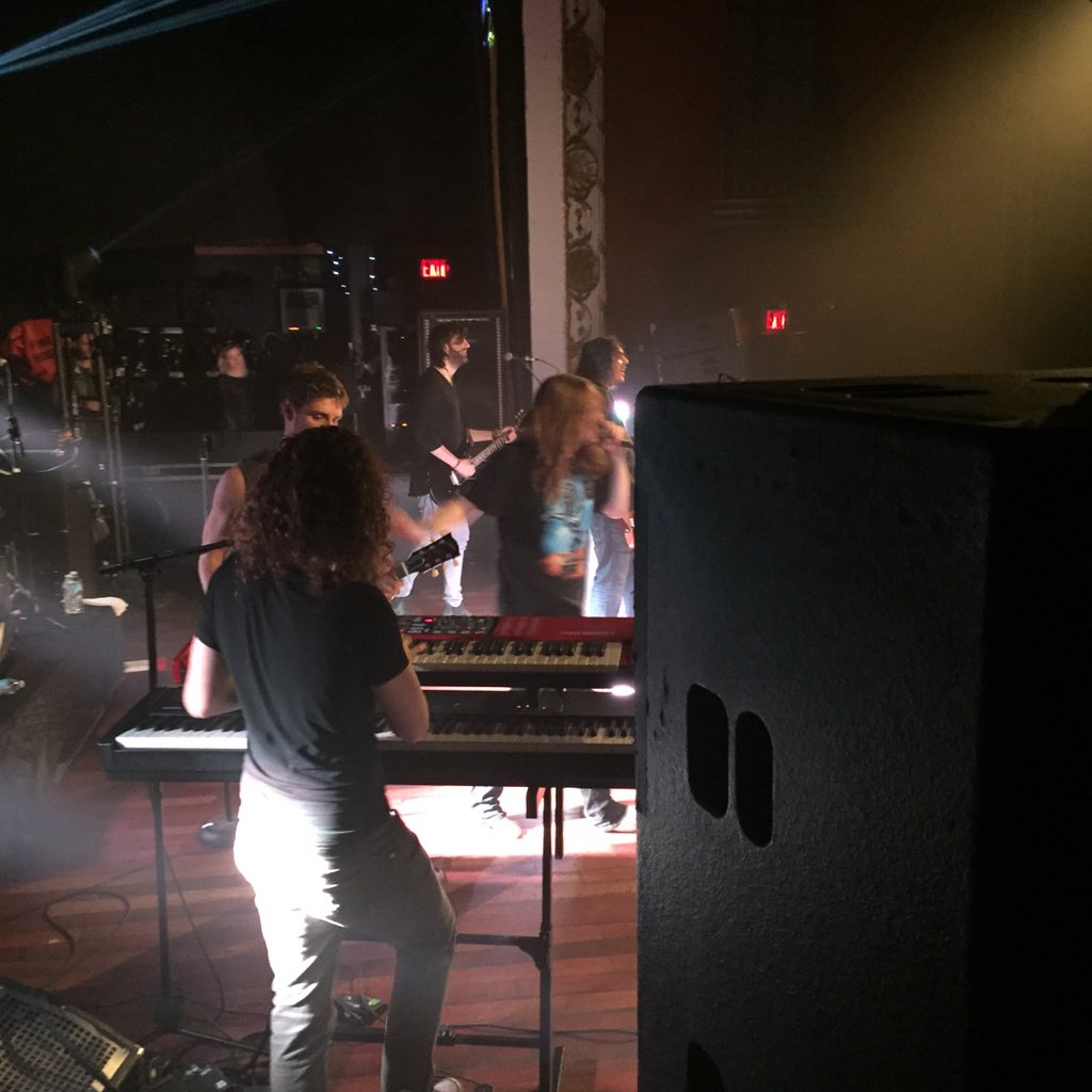 its_trick's tweet photo. Glorious Sons encore https://t.co/RBHtohCNBG