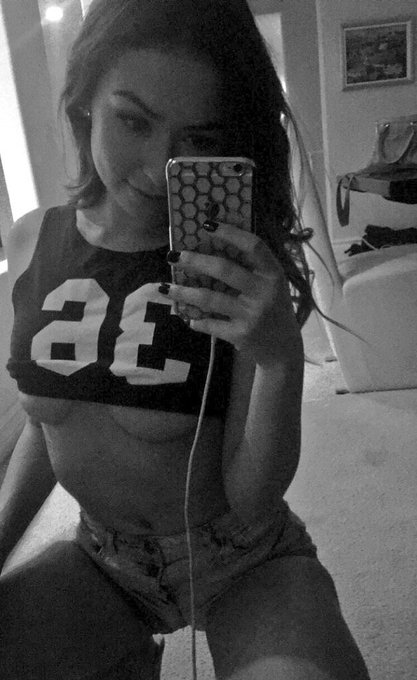 1-800 HOTLINE FLING 😏💘✨ https://t.co/nVRJh5nPLv<a href="/tag/longhairdays"class="tags"><span>#longhairdays</span></a>