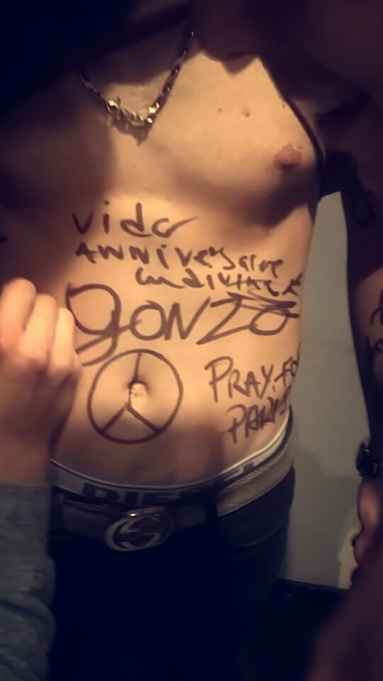 Maae_Keller's tweet photo. #Prayers4Paris #ParisAttacks #anniversaireludivine #même pour ces 26ans, Paris on pense a vous.
La France est à nous https://t.co/aJ0tdumpJ7
