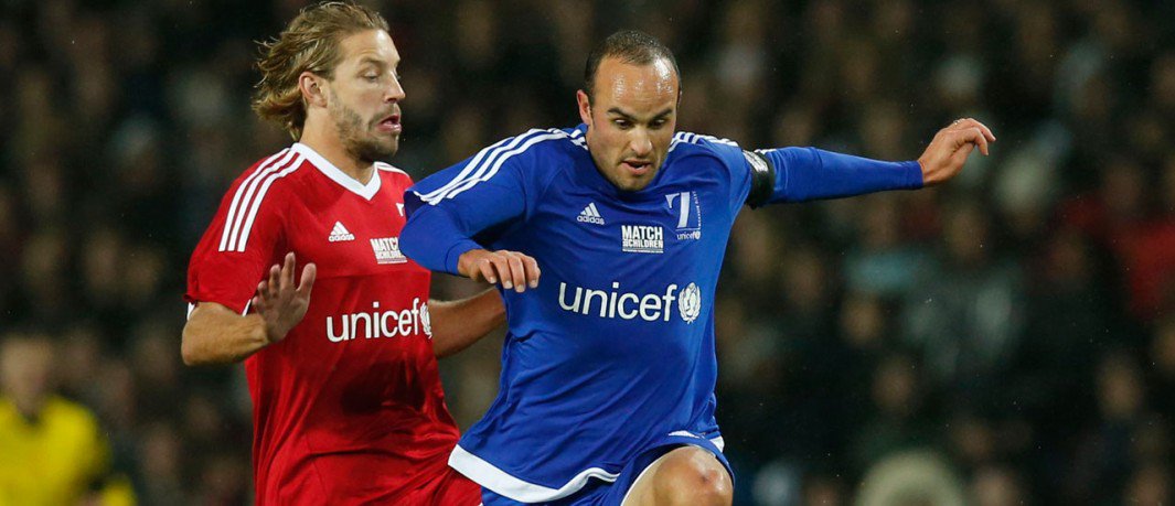 MLS's tweet photo. .@landondonovan bags assist in Beckham's @UNICEF charity #MatchForChildren at Old Trafford: https://t.co/gNRX11AT4D https://t.co/9YBKa1WlmT