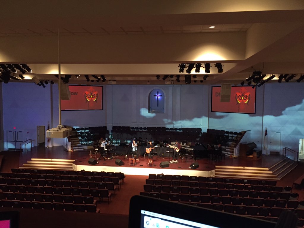 Lexington_Road's tweet photo. Getting ready for session 3 @FBCcumming with @KyleWConnell #metamorphosis #ep #dnow2015 @boycecollege @BoyceWorship https://t.co/lLke9Ap8YP