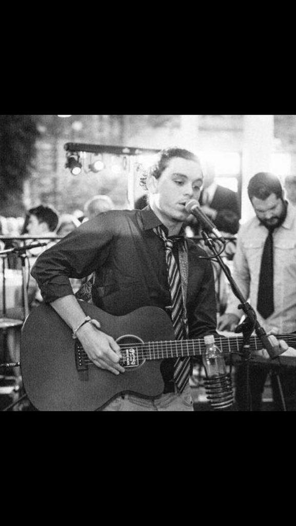 DoubleBranchBar's tweet photo. Come see us tonight with @KaneM_Music on stage for the night. $5 styros $3 mixed shots $2 beers. #DoubleBranch https://t.co/Xw0rMStVcq