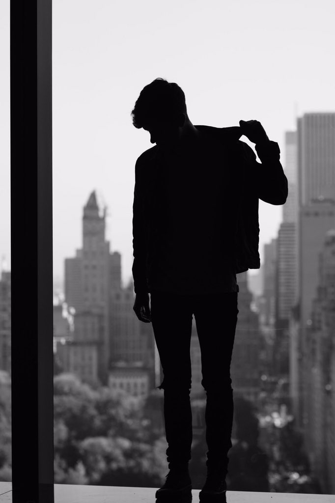 bombaflayout's tweet image. Connor Franta