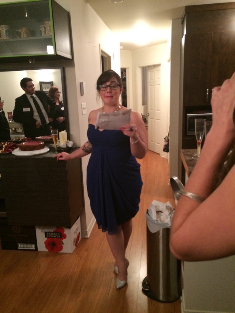 Da_SniPa's tweet photo. Vanity couldn't memorize her speech....cocaine's a hell of a drug #getwellsoon#murdermystery https://t.co/sT6CBkSVxg