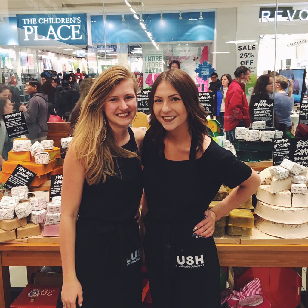 StVitalCentre's tweet photo. Our friends at @lushcosmetics are having fun! #BCD2015 https://t.co/e3bNC92Eap
