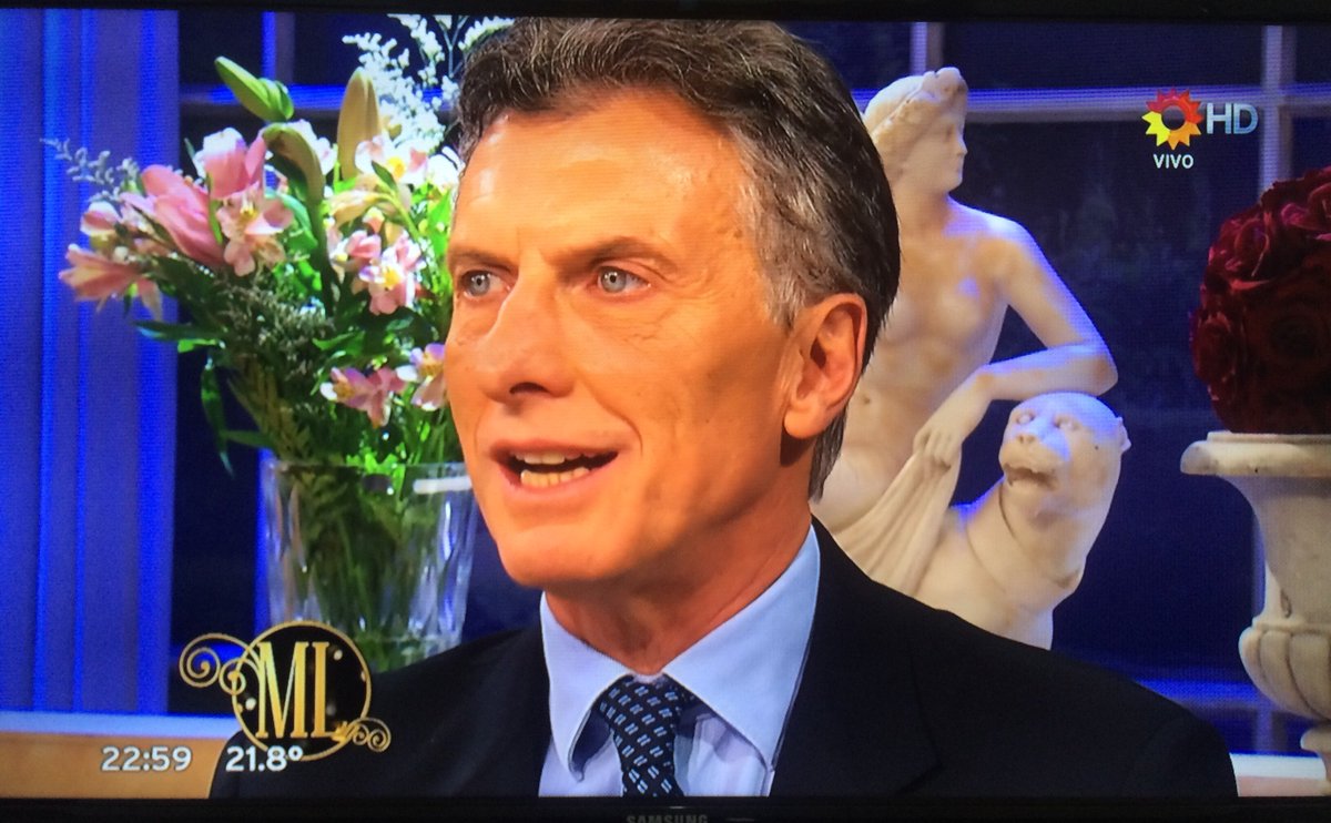 mauriciomacri's tweet photo. "La inflación castiga a quien menos puede defenderse, empezando por los jubilados" #MacriConMirtha #LaNocheDeML https://t.co/tUqFelf1XR