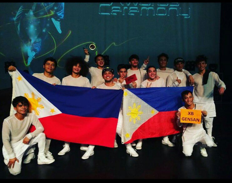 direklauren's tweet photo. congrats to XBGensan. We are very proud of you! https://t.co/D1uxgvvbmJ