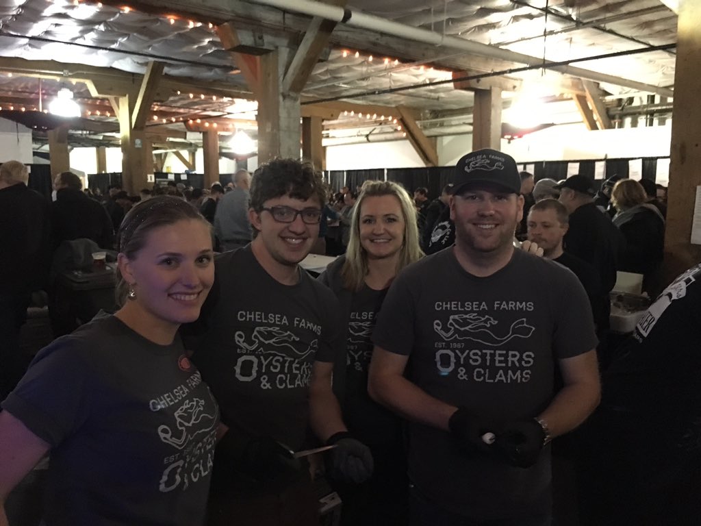 chelseagems's tweet photo. It's about to get frisky in here. #psrf #ony @ElliottsSeattle #chelseagems https://t.co/yWVCOz49CO