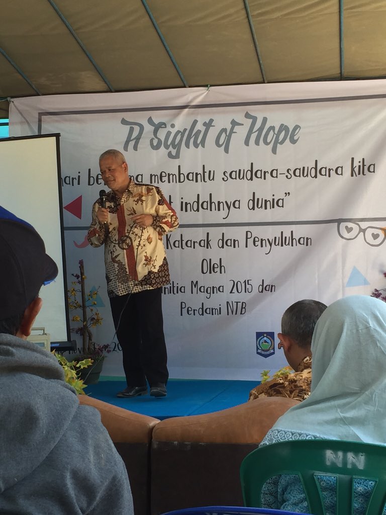 Sambutan oleh drg. Eka Junaedi selaku Kepala Dinas Kesehatan Provinsi NTB. #MagnaCharity #FKUnram #2015