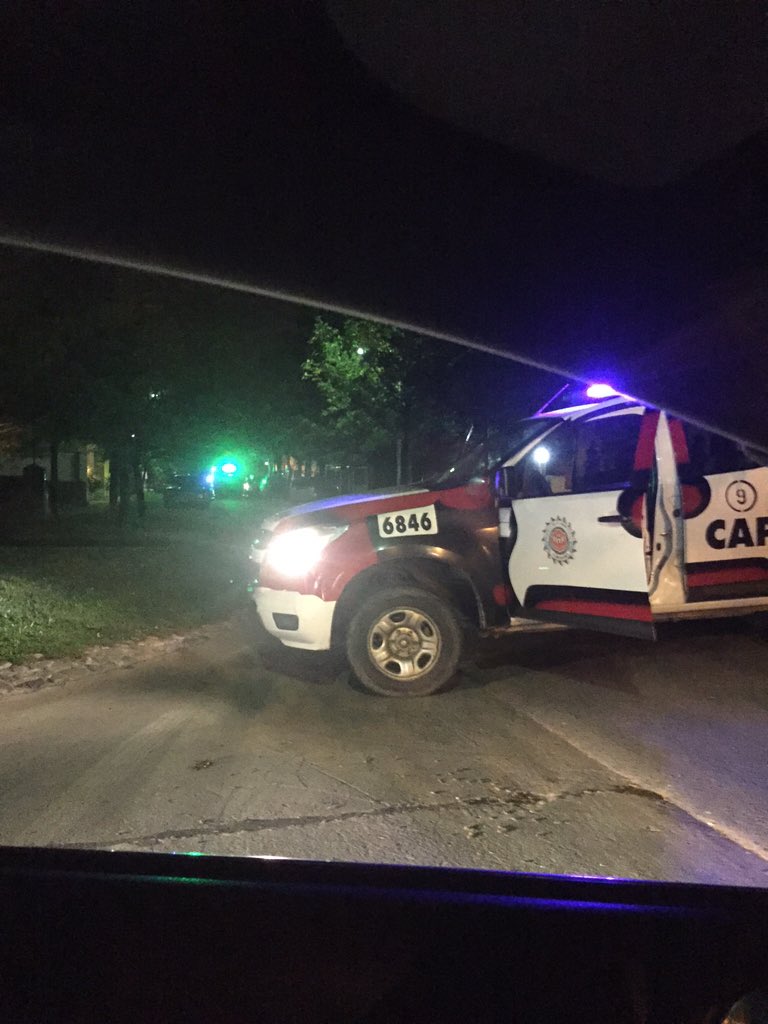 cecisanchezdg's tweet photo. @LAVOZcomar @lmcordoba @diaadiacomar #tiroteo en calle gauss y mariotte, un ladrón muerto y dos se fugaron https://t.co/2OA3ilsvUY