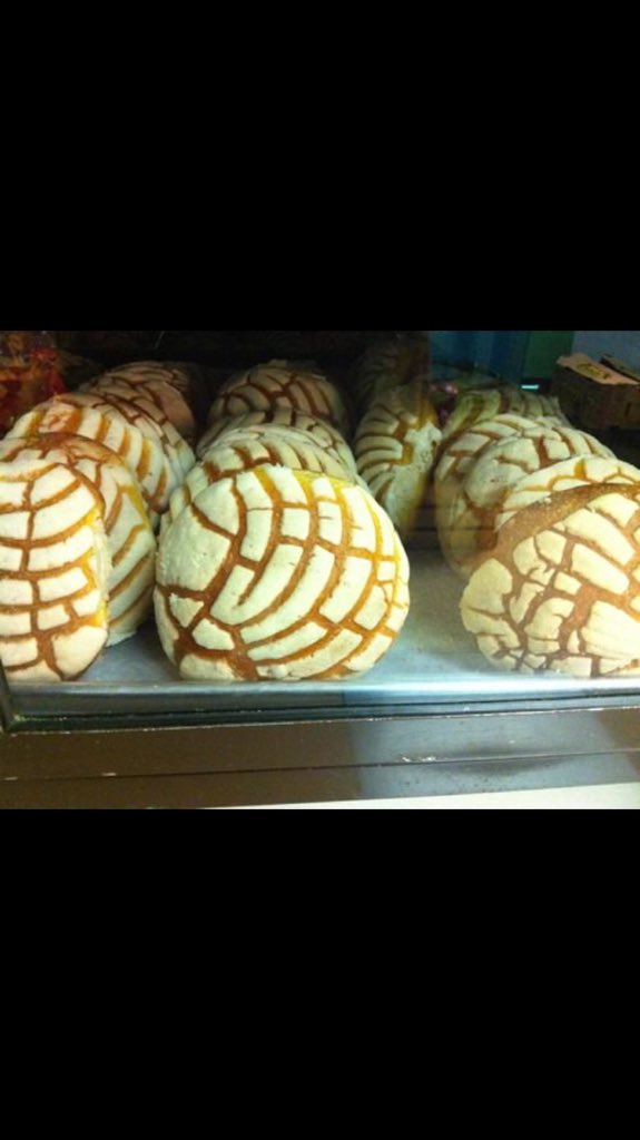 Why Amber Rose look like a concha?