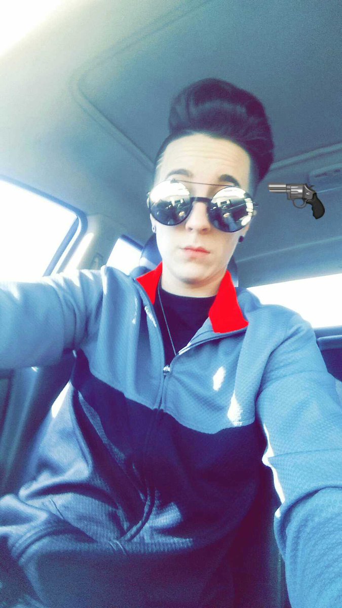 EmilybastingEjb's tweet photo. Snap me: emilybasting https://t.co/HQXCcVuYwK