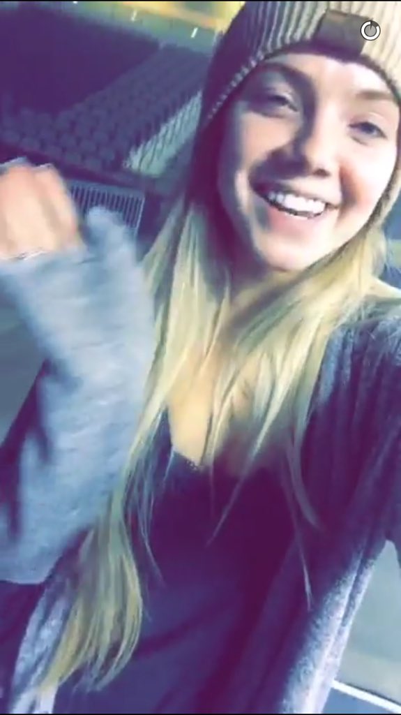 BestofBradbery's tweet photo. Danielle on @CMT snap chat today!😍 https://t.co/XKdOq5upoJ