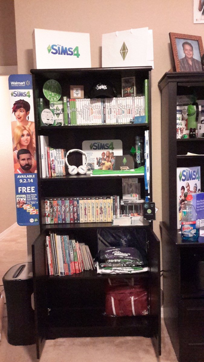 SimsVIP's tweet image. Well everyone, my shrine is done! 😹😆❤👌