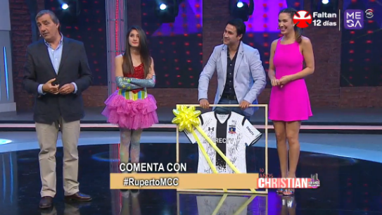 miguelayh's tweet photo. No puede faltar EL MÁS GRANDE para homenajear a un grande #ColoColo #RupertoMCC https://t.co/653qJ1vK6i