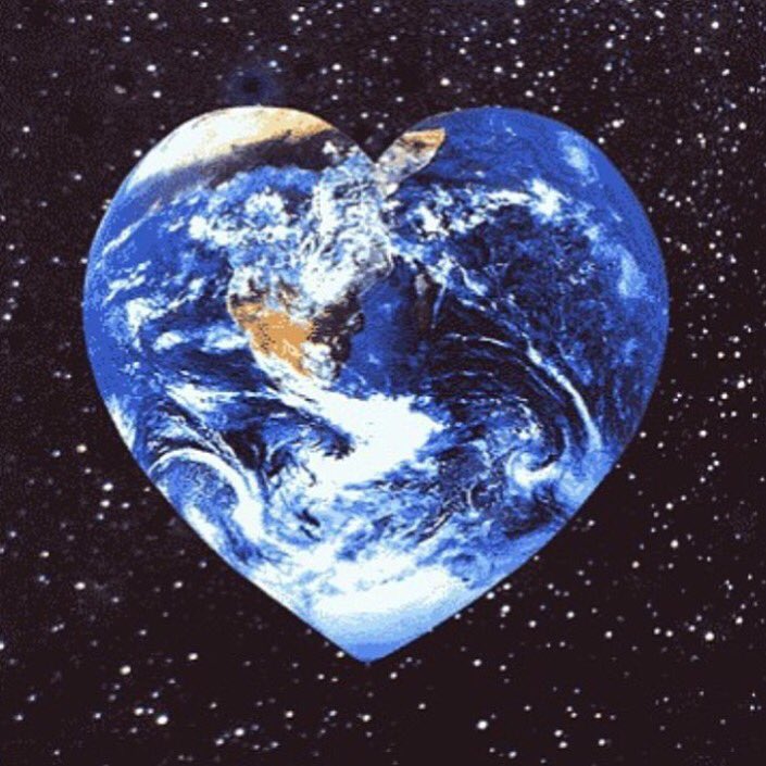 BaileyForSudCo's tweet photo. My prayers go out to all of the terrible events that happened last night❤️🇫🇷🇯🇵🇲🇽❤️ #PrayersForTheWorld https://t.co/uT82bGlWpR