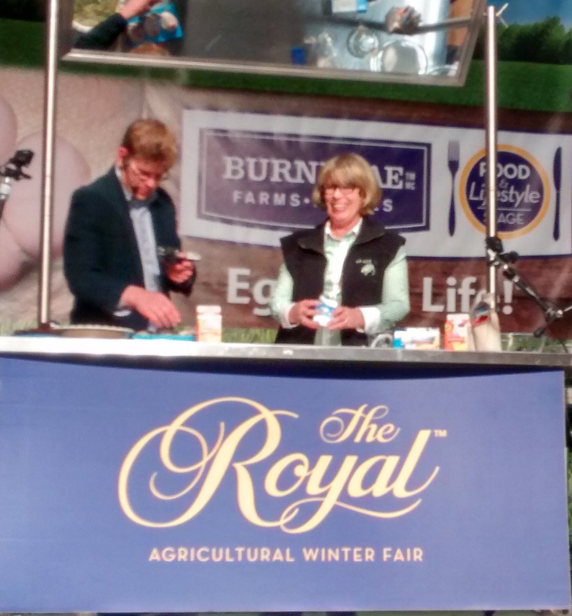 carriesbig's tweet photo. Two chocolate thumbs up for this brownie making kit from @BurnbraeFarms & @THERAWF. #RAWF15 https://t.co/zEuysqiTkv