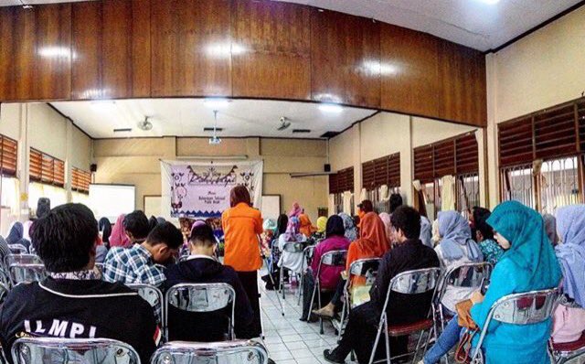 Psychomonth's tweet photo. hi hi, happy sundat, hari ini ada talk show Kedai kopi dengan tema "kekerasan seksual pada anak" https://t.co/edUq2VlAIh