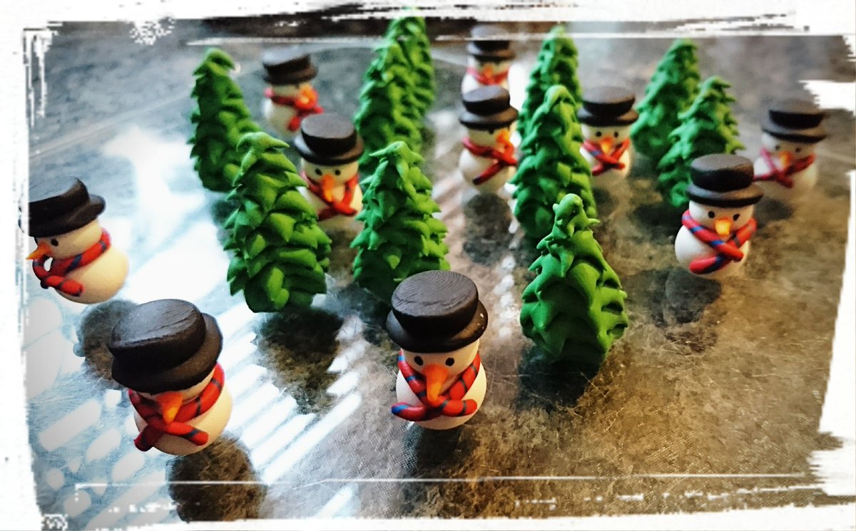 KandyBeads's tweet photo. Christmas has arrived at Kandy Beads #Christmas  #Earrings https://t.co/zikRLYZWuh